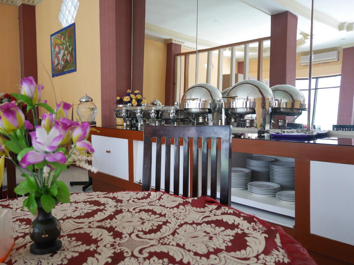 Syafira Hotel Langgur Exterior photo