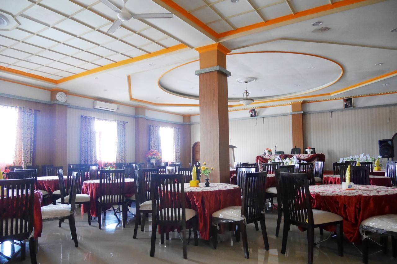 Syafira Hotel Langgur Exterior photo